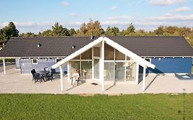 Four-Bedroom Holiday home in Rødby 3